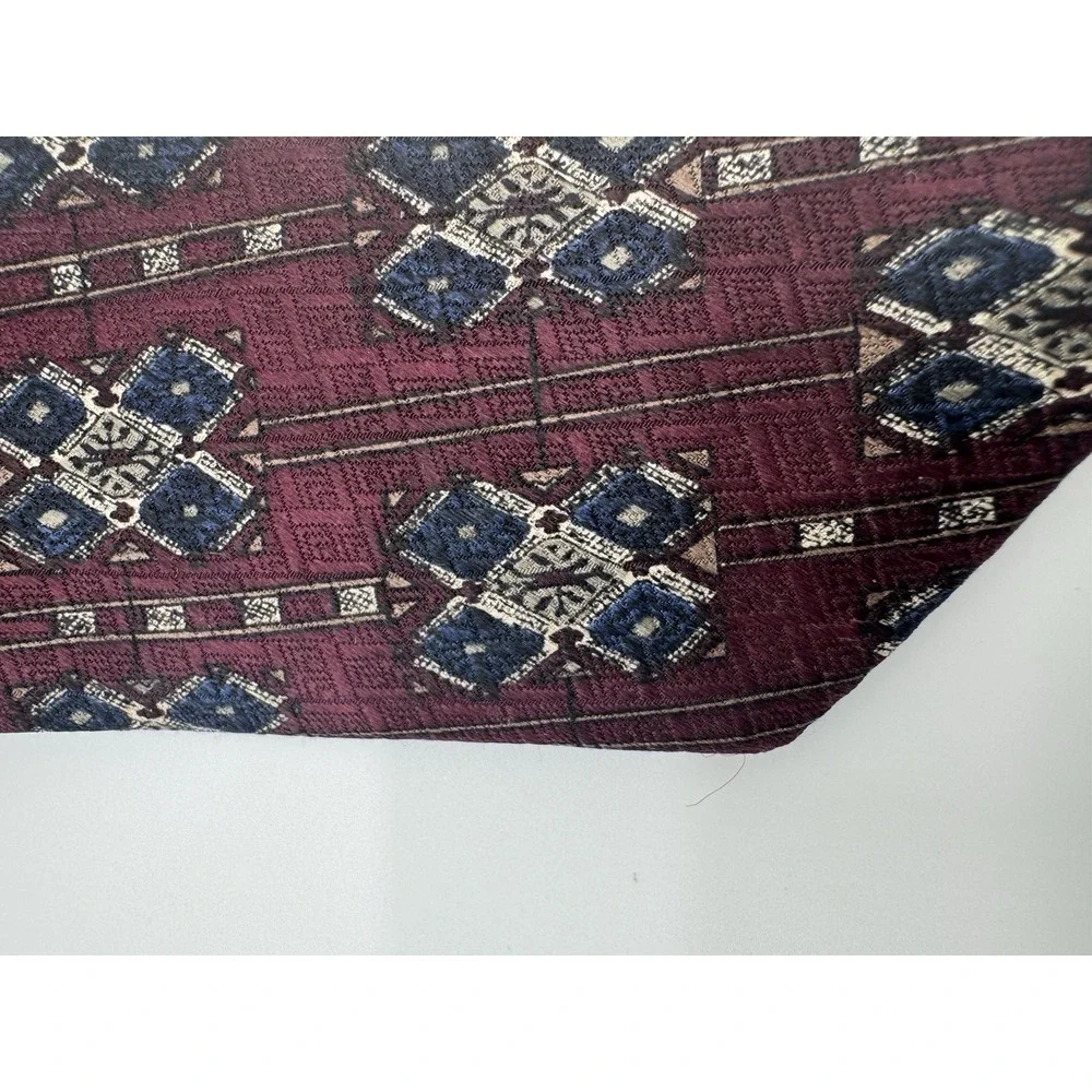 Jonathan Bennett Silk Tie USA Burgundy Blue Geometric Medallion Necktie‎ Classic